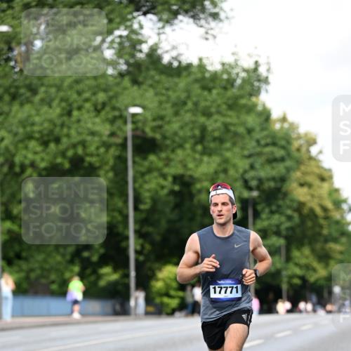 29.06.2025 - hella hamburg halbmarathon Dr. Thomas Lammeyer http://msf.ph/oto/8159114 29.06.2025 09:43:52 Kennedybrücke 5253, 6816, 9475 meine-sportfotos.de