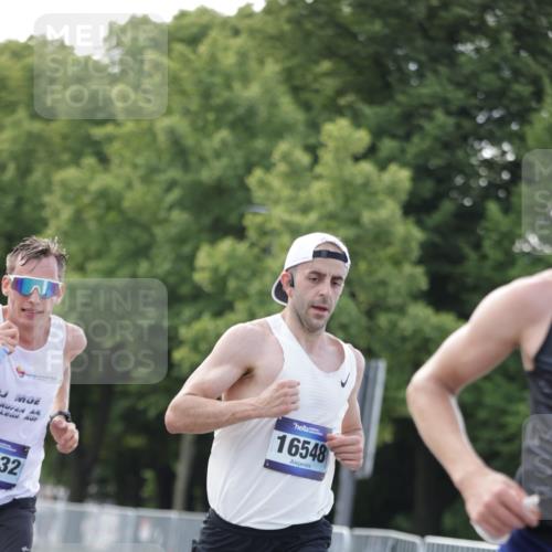 29.06.2025 - hella hamburg halbmarathon Jannik Wohlers http://msf.ph/oto/8159116 29.06.2025 09:39:01 Lombardsbrücke 4524, 6699, 13016, 14188, 14932, 15166, 16548, 18694, 19072 meine-sportfotos.de