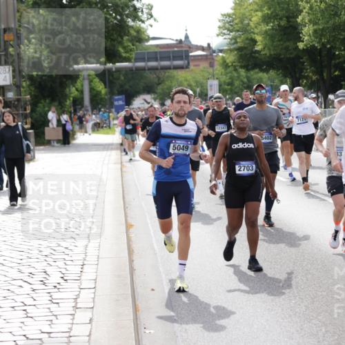 29.06.2025 - hella hamburg halbmarathon Jannik Wohlers http://msf.ph/oto/8159131 29.06.2025 10:18:17 Lombardsbrücke 1234, 1521, 1820, 2703, 2781, 2821, 3202, 3529, 3591, 3592, 4383, 4802, 5049, 5264, 5266, 5834, 5910, 6533, 7051, 7121, 7214, 7454, 8341, 8665, 9276, 9505, 9586, 9658, 9748, 10172, 10502, 10856, 11020, 12239, 12347, 12541, 12548, 12552, 12703, 12847, 12890, 13193, 14023, 14247, 14294, 14332, 14532, 14627, 14760, 14967, 15138, 15208, 15402, 15436, 15749, 15881, 16196, 16451, 17027, 17030, 17048, 17052, 17490, 17567, 18246, 18336, 18456 meine-sportfotos.de