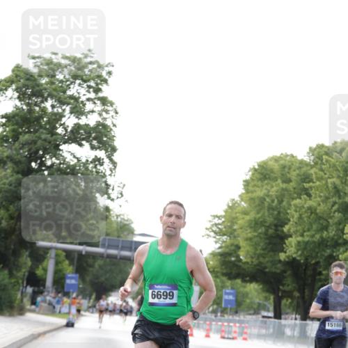 29.06.2025 - hella hamburg halbmarathon Jannik Wohlers http://msf.ph/oto/8159134 29.06.2025 09:39:03 Lombardsbrücke 4524, 6699, 13016, 14188, 14932, 15166, 16548, 18694, 19072 meine-sportfotos.de