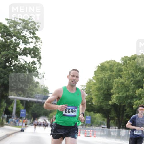29.06.2025 - hella hamburg halbmarathon Jannik Wohlers http://msf.ph/oto/8159156 29.06.2025 09:39:03 Lombardsbrücke 4524, 6699, 13016, 14188, 14932, 15166, 16548, 18694, 19072 meine-sportfotos.de