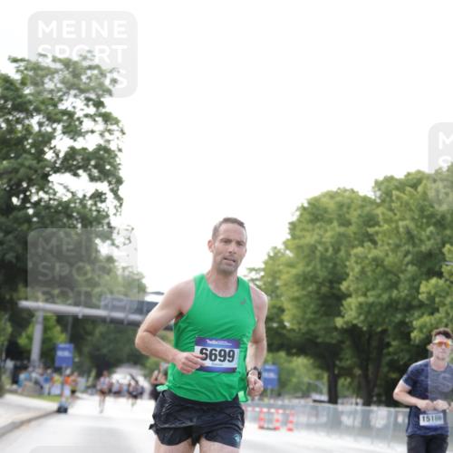 29.06.2025 - hella hamburg halbmarathon Jannik Wohlers http://msf.ph/oto/8159163 29.06.2025 09:39:04 Lombardsbrücke 4524, 6699, 13016, 14188, 14932, 15166, 16548, 18694, 18848, 19072 meine-sportfotos.de