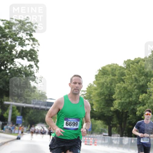 29.06.2025 - hella hamburg halbmarathon Jannik Wohlers http://msf.ph/oto/8159168 29.06.2025 09:39:04 Lombardsbrücke 4524, 6699, 13016, 14188, 14932, 15166, 16548, 18694, 18848, 19072 meine-sportfotos.de