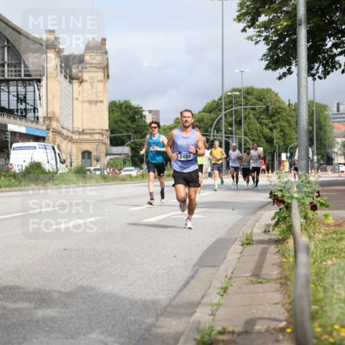 29.06.2025 - hella hamburg halbmarathon Yannick Fuchs http://msf.ph/oto/8159178 29.06.2025 10:19:33 20KM 2459, 7331, 7855, 9269, 10234, 11194, 11678, 12360, 14753, 17614, 18569, 19041 meine-sportfotos.de