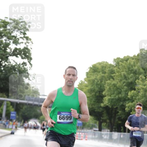 29.06.2025 - hella hamburg halbmarathon Jannik Wohlers http://msf.ph/oto/8159180 29.06.2025 09:39:04 Lombardsbrücke 4524, 6699, 13016, 14188, 14932, 15166, 16548, 18694, 18848, 19072 meine-sportfotos.de