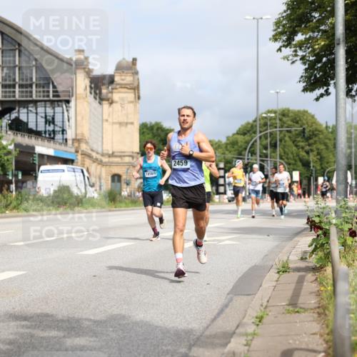 29.06.2025 - hella hamburg halbmarathon Yannick Fuchs http://msf.ph/oto/8159184 29.06.2025 10:19:34 20KM 2459, 7331, 7855, 9269, 10234, 11194, 11678, 12360, 14753, 17614, 18569, 19041 meine-sportfotos.de