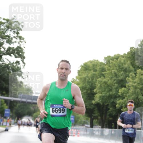 29.06.2025 - hella hamburg halbmarathon Jannik Wohlers http://msf.ph/oto/8159187 29.06.2025 09:39:04 Lombardsbrücke 4524, 6699, 13016, 14188, 14932, 15166, 16548, 18694, 18848, 19072 meine-sportfotos.de