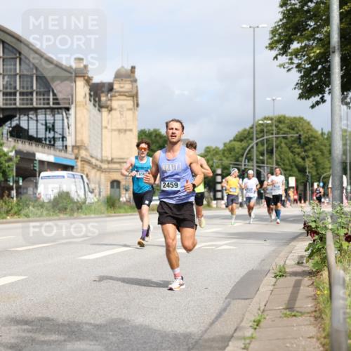 29.06.2025 - hella hamburg halbmarathon Yannick Fuchs http://msf.ph/oto/8159189 29.06.2025 10:19:34 20KM 2459, 7331, 7855, 9269, 10234, 11194, 11678, 12360, 14753, 17614, 18569, 19041 meine-sportfotos.de