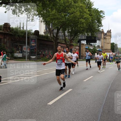 29.06.2025 - hella hamburg halbmarathon Yannick Fuchs http://msf.ph/oto/8159215 29.06.2025 10:38:41 20KM 1057, 1220, 1391, 1415, 1468, 1558, 1782, 1902, 1941, 2365, 2402, 2415, 2816, 3004, 3021, 3305, 3907, 4310, 4425, 4981, 4991, 4999, 5231, 5275, 5476, 5624, 5884, 6490, 6903, 7005, 7191, 7322, 8063, 8722, 9159, 9374, 9444, 9633, 10193, 10596, 10930, 11469, 12159, 12554, 12711, 12966, 13123, 13421, 13996, 14351, 14667, 14798, 14816, 15185, 15225, 15233, 15280, 15512, 15862, 16062, 16224, 16316, 16506, 16893, 17097, 17251, 17729, 17748, 18560, 18806, 19207 meine-sportfotos.de
