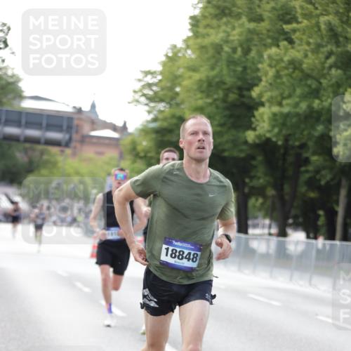 29.06.2025 - hella hamburg halbmarathon Jannik Wohlers http://msf.ph/oto/8159287 29.06.2025 09:39:09 Lombardsbrücke 4524, 6699, 11342, 13016, 14932, 15166, 16548, 18694, 18848, 19072, 19108 meine-sportfotos.de