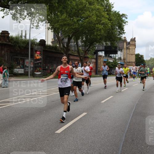29.06.2025 - hella hamburg halbmarathon Yannick Fuchs http://msf.ph/oto/8159288 29.06.2025 10:38:41 20KM 1057, 1220, 1391, 1415, 1468, 1558, 1782, 1902, 1941, 2365, 2402, 2415, 2816, 3004, 3021, 3305, 3907, 4310, 4425, 4981, 4991, 4999, 5231, 5275, 5476, 5624, 5884, 6490, 6903, 7005, 7191, 7322, 8063, 8722, 9159, 9374, 9444, 9633, 10193, 10596, 10930, 11469, 12159, 12554, 12711, 12966, 13123, 13421, 13996, 14351, 14667, 14798, 14816, 15185, 15225, 15233, 15280, 15512, 15862, 16062, 16224, 16316, 16506, 16893, 17097, 17251, 17729, 17748, 18560, 18806, 19207 meine-sportfotos.de