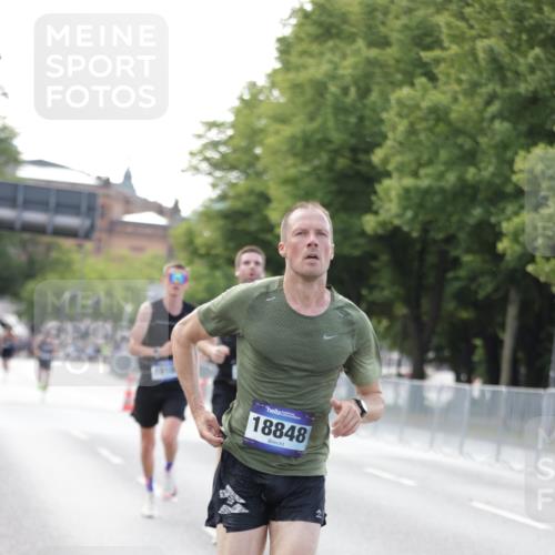 29.06.2025 - hella hamburg halbmarathon Jannik Wohlers http://msf.ph/oto/8159299 29.06.2025 09:39:09 Lombardsbrücke 4524, 6699, 11342, 13016, 14932, 15166, 16548, 18694, 18848, 19072, 19108 meine-sportfotos.de