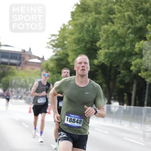 29.06.2025 - hella hamburg halbmarathon Jannik Wohlers http://msf.ph/oto/8159301 29.06.2025 09:39:09 Lombardsbrücke 4524, 6699, 11342, 13016, 14932, 15166, 16548, 18694, 18848, 19072, 19108 meine-sportfotos.de