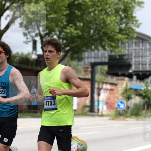 29.06.2025 - hella hamburg halbmarathon Yannick Fuchs http://msf.ph/oto/8159307 29.06.2025 10:19:37 20KM 2459, 5612, 7331, 7855, 9269, 11678, 14506, 14753, 17614, 18569, 18695, 19041 meine-sportfotos.de