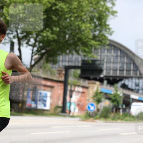 29.06.2025 - hella hamburg halbmarathon Yannick Fuchs http://msf.ph/oto/8159313 29.06.2025 10:19:37 20KM 2459, 5612, 7331, 7855, 9269, 11678, 14506, 14753, 17614, 18569, 18695, 19041 meine-sportfotos.de