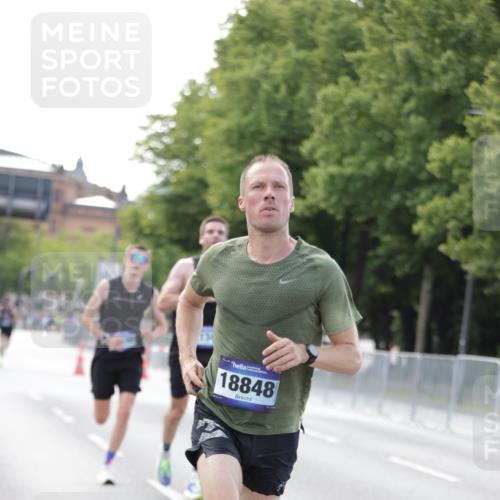 29.06.2025 - hella hamburg halbmarathon Jannik Wohlers http://msf.ph/oto/8159322 29.06.2025 09:39:09 Lombardsbrücke 4524, 6699, 11342, 13016, 14932, 15166, 16548, 18694, 18848, 19072, 19108 meine-sportfotos.de