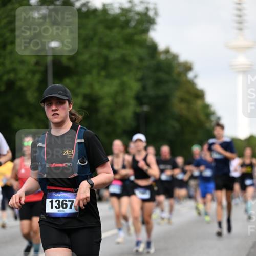 29.06.2025 - hella hamburg halbmarathon Dr. Thomas Lammeyer http://msf.ph/oto/8159336 29.06.2025 10:08:29 Kennedybrücke 1032, 1161, 1367, 1377, 1674, 2011, 2979, 3413, 3488, 4488, 4904, 5354, 5363, 5365, 5976, 6706, 6709, 10213, 10756, 10962 meine-sportfotos.de