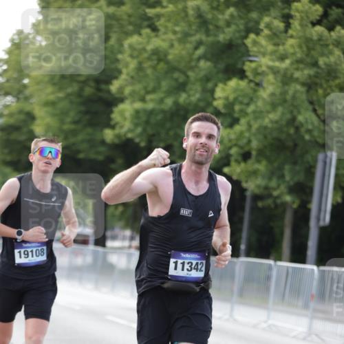 29.06.2025 - hella hamburg halbmarathon Jannik Wohlers http://msf.ph/oto/8159356 29.06.2025 09:39:10 Lombardsbrücke 4524, 6699, 11342, 13016, 14932, 15166, 16548, 18694, 18848, 19072, 19108 meine-sportfotos.de