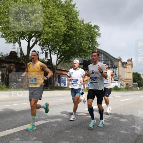 29.06.2025 - hella hamburg halbmarathon Yannick Fuchs http://msf.ph/oto/8159361 29.06.2025 10:19:41 20KM 2459, 5612, 7142, 7331, 7855, 9269, 11678, 14506, 14753, 17614, 18569, 18695, 19041 meine-sportfotos.de