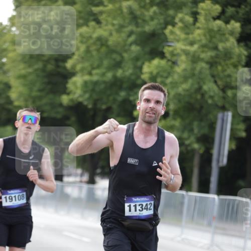 29.06.2025 - hella hamburg halbmarathon Jannik Wohlers http://msf.ph/oto/8159368 29.06.2025 09:39:10 Lombardsbrücke 4524, 6699, 11342, 13016, 14932, 15166, 16548, 18694, 18848, 19072, 19108 meine-sportfotos.de
