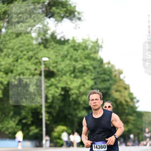 29.06.2025 - hella hamburg halbmarathon Dr. Thomas Lammeyer http://msf.ph/oto/8159370 29.06.2025 09:43:57 Kennedybrücke  meine-sportfotos.de