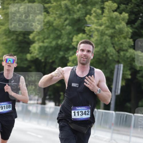 29.06.2025 - hella hamburg halbmarathon Jannik Wohlers http://msf.ph/oto/8159380 29.06.2025 09:39:11 Lombardsbrücke 51, 4524, 6699, 11342, 13016, 14932, 15166, 16548, 18694, 18848, 19108 meine-sportfotos.de