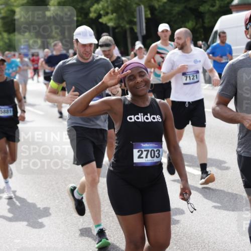 29.06.2025 - hella hamburg halbmarathon Jannik Wohlers http://msf.ph/oto/8159384 29.06.2025 10:18:21 Lombardsbrücke 1349, 1521, 2703, 2781, 2821, 3202, 3529, 3591, 3592, 4802, 5049, 5264, 5266, 5834, 5910, 6413, 7051, 7121, 7214, 7454, 8665, 8780, 9276, 9505, 9549, 10172, 10467, 10502, 10856, 11020, 12239, 12347, 12541, 12548, 12552, 12703, 12890, 14023, 14247, 14294, 14332, 14532, 14627, 14760, 14966, 14967, 15138, 15208, 15402, 15436, 15657, 15749, 15881, 16196, 16451, 17027, 17030, 17052, 17490, 17567, 18246, 18336, 18456 meine-sportfotos.de