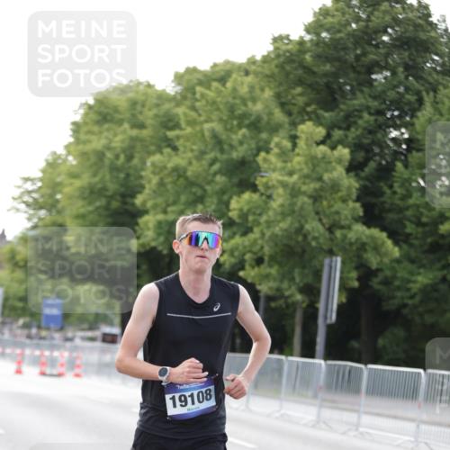 29.06.2025 - hella hamburg halbmarathon Jannik Wohlers http://msf.ph/oto/8159394 29.06.2025 09:39:12 Lombardsbrücke 51, 6699, 11342, 13016, 14932, 15166, 16548, 18694, 18848, 19108 meine-sportfotos.de