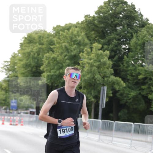 29.06.2025 - hella hamburg halbmarathon Jannik Wohlers http://msf.ph/oto/8159402 29.06.2025 09:39:12 Lombardsbrücke 51, 6699, 11342, 13016, 14932, 15166, 16548, 18694, 18848, 19108 meine-sportfotos.de