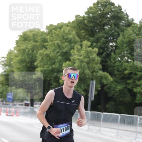 29.06.2025 - hella hamburg halbmarathon Jannik Wohlers http://msf.ph/oto/8159411 29.06.2025 09:39:12 Lombardsbrücke 51, 6699, 11342, 13016, 14932, 15166, 16548, 18694, 18848, 19108 meine-sportfotos.de