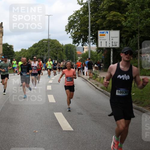 29.06.2025 - hella hamburg halbmarathon Yannick Fuchs http://msf.ph/oto/8159413 29.06.2025 10:38:42 20KM 1057, 1220, 1391, 1415, 1468, 1558, 1782, 1902, 1941, 2365, 2402, 2415, 2816, 3004, 3021, 3305, 3907, 4310, 4991, 4999, 5231, 5275, 5476, 5624, 5884, 6490, 6903, 7005, 7191, 7322, 8063, 8722, 9159, 9374, 9444, 9633, 10193, 10596, 10930, 11469, 12159, 12554, 12711, 12966, 13123, 13421, 13996, 14351, 14667, 14798, 14816, 15185, 15225, 15233, 15280, 15862, 16316, 16506, 16893, 17097, 17251, 17729, 17748, 18560, 18806, 19207 meine-sportfotos.de