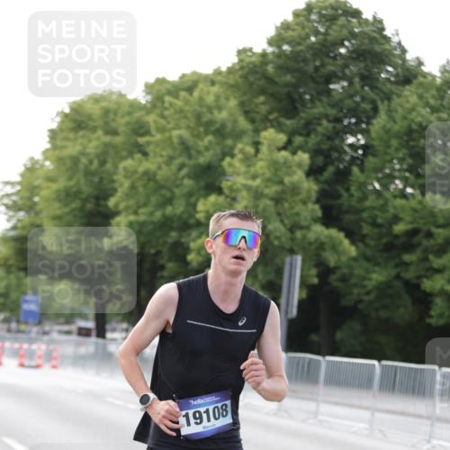 29.06.2025 - hella hamburg halbmarathon Jannik Wohlers http://msf.ph/oto/8159415 29.06.2025 09:39:12 Lombardsbrücke 51, 6699, 11342, 13016, 14932, 15166, 16548, 18694, 18848, 19108 meine-sportfotos.de