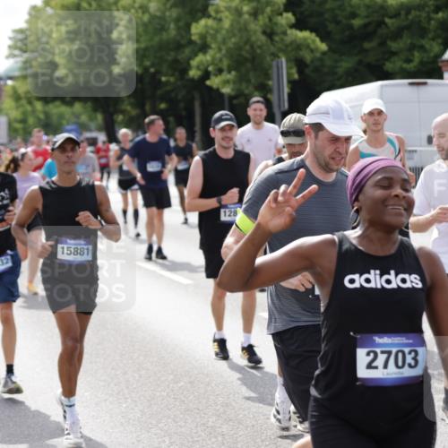 29.06.2025 - hella hamburg halbmarathon Jannik Wohlers http://msf.ph/oto/8159419 29.06.2025 10:18:21 Lombardsbrücke 1349, 1521, 2703, 2781, 2821, 3202, 3529, 3591, 3592, 4802, 5049, 5264, 5266, 5834, 5910, 6413, 7051, 7121, 7214, 7454, 8665, 8780, 9276, 9505, 9549, 10172, 10467, 10502, 10856, 11020, 12239, 12347, 12541, 12548, 12552, 12703, 12890, 14023, 14247, 14294, 14332, 14532, 14627, 14760, 14966, 14967, 15138, 15208, 15402, 15436, 15657, 15749, 15881, 16196, 16451, 17027, 17030, 17052, 17490, 17567, 18246, 18336, 18456 meine-sportfotos.de