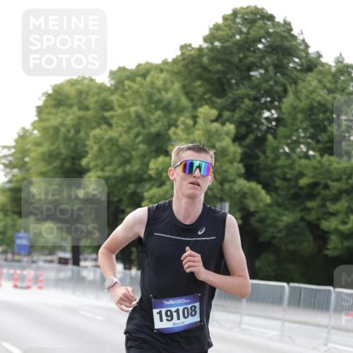 29.06.2025 - hella hamburg halbmarathon Jannik Wohlers http://msf.ph/oto/8159425 29.06.2025 09:39:12 Lombardsbrücke 51, 6699, 11342, 13016, 14932, 15166, 16548, 18694, 18848, 19108 meine-sportfotos.de