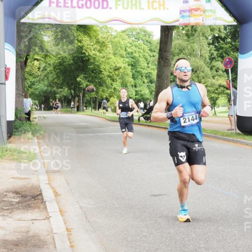 29.06.2025 - hella hamburg halbmarathon MichiJ http://msf.ph/oto/8159436 29.06.2025 10:09:57 Zwischen KM18-KM19 53, 2144, 6380 meine-sportfotos.de