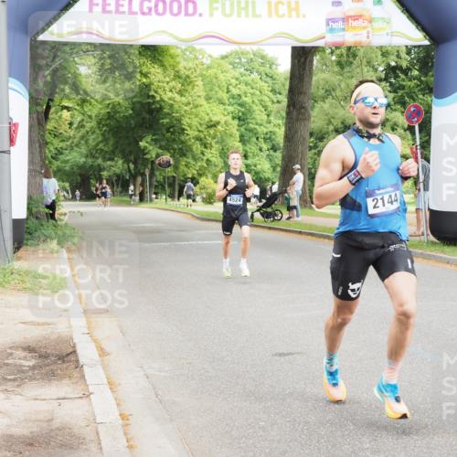 29.06.2025 - hella hamburg halbmarathon MichiJ http://msf.ph/oto/8159439 29.06.2025 10:09:57 Zwischen KM18-KM19 53, 2144, 6380 meine-sportfotos.de