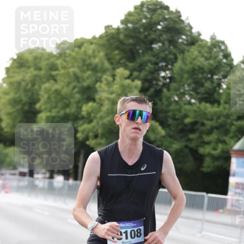29.06.2025 - hella hamburg halbmarathon Jannik Wohlers http://msf.ph/oto/8159440 29.06.2025 09:39:12 Lombardsbrücke 51, 6699, 11342, 13016, 14932, 15166, 16548, 18694, 18848, 19108 meine-sportfotos.de