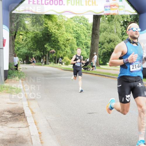 29.06.2025 - hella hamburg halbmarathon MichiJ http://msf.ph/oto/8159447 29.06.2025 10:09:57 Zwischen KM18-KM19 53, 2144, 6380 meine-sportfotos.de