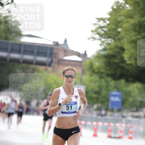 29.06.2025 - hella hamburg halbmarathon Jannik Wohlers http://msf.ph/oto/8159460 29.06.2025 09:39:14 Lombardsbrücke 51, 6699, 11342, 13016, 14932, 15166, 16548, 18694, 18848, 19108 meine-sportfotos.de