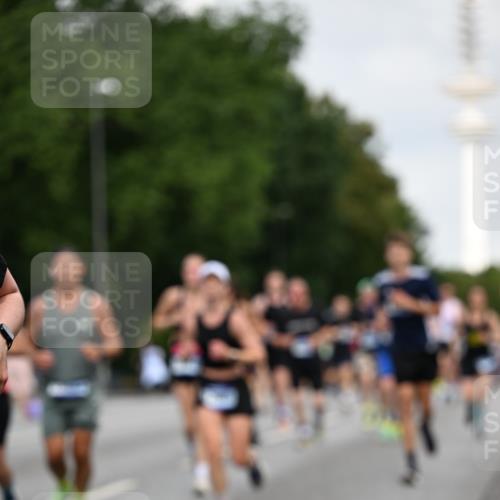 29.06.2025 - hella hamburg halbmarathon Dr. Thomas Lammeyer http://msf.ph/oto/8159465 29.06.2025 10:08:29 Kennedybrücke 1032, 1161, 1367, 1377, 1674, 2011, 2979, 3413, 3488, 4488, 4904, 5354, 5363, 5365, 5976, 6706, 6709, 10213, 10756, 10962 meine-sportfotos.de