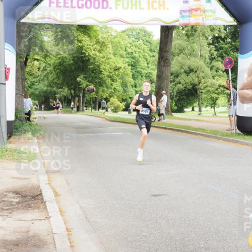 29.06.2025 - hella hamburg halbmarathon MichiJ http://msf.ph/oto/8159467 29.06.2025 10:09:57 Zwischen KM18-KM19 53, 2144, 6380 meine-sportfotos.de