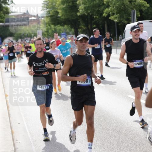 29.06.2025 - hella hamburg halbmarathon Jannik Wohlers http://msf.ph/oto/8159469 29.06.2025 10:18:22 Lombardsbrücke 1349, 1521, 2781, 2821, 3529, 3591, 3592, 4718, 4802, 5049, 5264, 5266, 5834, 5910, 6413, 7051, 7121, 7214, 8665, 8780, 9276, 9505, 9549, 10467, 10502, 10856, 11020, 12239, 12347, 12548, 12552, 12703, 12890, 14023, 14247, 14294, 14532, 14627, 14760, 14966, 14967, 15138, 15208, 15402, 15436, 15657, 15749, 15881, 16196, 17027, 17030, 17052, 17490, 17567, 18246, 18336, 18456, 19010 meine-sportfotos.de