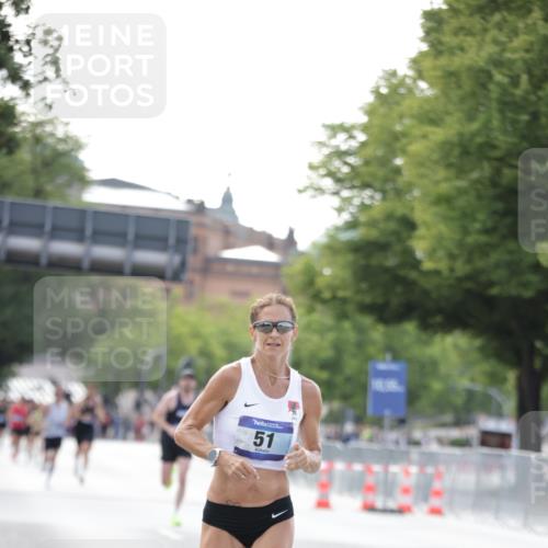 29.06.2025 - hella hamburg halbmarathon Jannik Wohlers http://msf.ph/oto/8159477 29.06.2025 09:39:14 Lombardsbrücke 51, 6699, 11342, 13016, 14932, 15166, 16548, 18694, 18848, 19108 meine-sportfotos.de