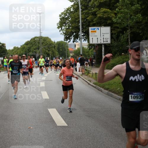 29.06.2025 - hella hamburg halbmarathon Yannick Fuchs http://msf.ph/oto/8159478 29.06.2025 10:38:43 20KM 1057, 1220, 1391, 1415, 1468, 1558, 1782, 1902, 1941, 2365, 2402, 2415, 2816, 3004, 3021, 3305, 3907, 4310, 4991, 4999, 5231, 5275, 5476, 5624, 5884, 6490, 6903, 7005, 7191, 7322, 8722, 9159, 9374, 9444, 9633, 10193, 10596, 10930, 11469, 12159, 12554, 12711, 12966, 13123, 14351, 14667, 14798, 14816, 15185, 15225, 15233, 15280, 15862, 16316, 16506, 16893, 17097, 17251, 17729, 17748, 18560, 18806, 19207 meine-sportfotos.de