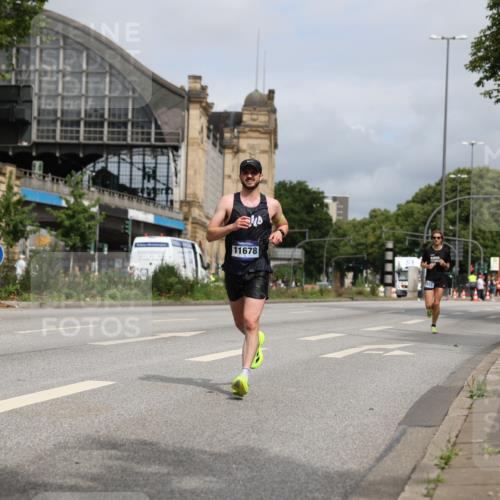 29.06.2025 - hella hamburg halbmarathon Yannick Fuchs http://msf.ph/oto/8159481 29.06.2025 10:19:46 20KM 2892, 5612, 7142, 7331, 7855, 9269, 11678, 14506, 17614, 17752, 18695, 18740, 19041 meine-sportfotos.de