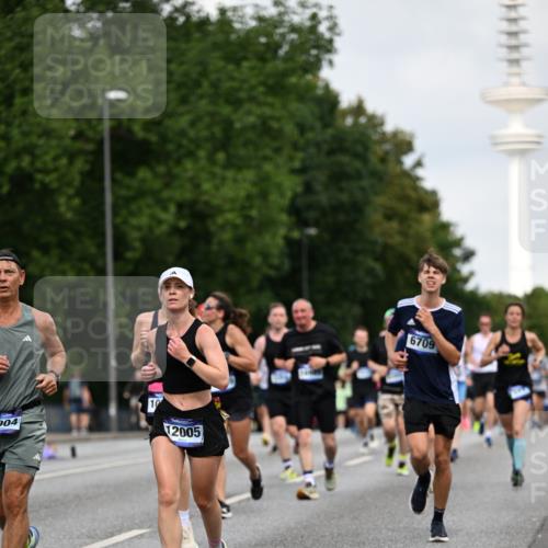 29.06.2025 - hella hamburg halbmarathon Dr. Thomas Lammeyer http://msf.ph/oto/8159484 29.06.2025 10:08:30 Kennedybrücke 1032, 1161, 1367, 1377, 1674, 2011, 2979, 3413, 3488, 4488, 4904, 5354, 5363, 5365, 5976, 6706, 6709, 10213, 10756, 10962 meine-sportfotos.de
