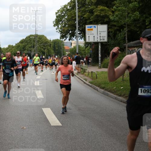 29.06.2025 - hella hamburg halbmarathon Yannick Fuchs http://msf.ph/oto/8159525 29.06.2025 10:38:43 20KM 1057, 1220, 1391, 1415, 1468, 1558, 1782, 1902, 1941, 2365, 2402, 2415, 2816, 3004, 3021, 3305, 3907, 4310, 4991, 4999, 5231, 5275, 5476, 5624, 5884, 6490, 6903, 7005, 7191, 7322, 8722, 9159, 9374, 9444, 9633, 10193, 10596, 10930, 11469, 12159, 12554, 12711, 12966, 13123, 14351, 14667, 14798, 14816, 15185, 15225, 15233, 15280, 15862, 16316, 16506, 16893, 17097, 17251, 17729, 17748, 18560, 18806, 19207 meine-sportfotos.de