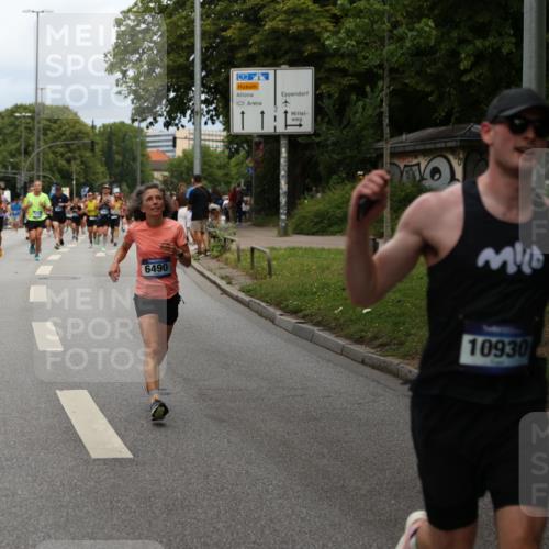 29.06.2025 - hella hamburg halbmarathon Yannick Fuchs http://msf.ph/oto/8159548 29.06.2025 10:38:43 20KM 1057, 1220, 1391, 1415, 1468, 1558, 1782, 1902, 1941, 2365, 2402, 2415, 2816, 3004, 3021, 3305, 3907, 4310, 4991, 4999, 5231, 5275, 5476, 5624, 5884, 6490, 6903, 7005, 7191, 7322, 8722, 9159, 9374, 9444, 9633, 10193, 10596, 10930, 11469, 12159, 12554, 12711, 12966, 13123, 14351, 14667, 14798, 14816, 15185, 15225, 15233, 15280, 15862, 16316, 16506, 16893, 17097, 17251, 17729, 17748, 18560, 18806, 19207 meine-sportfotos.de