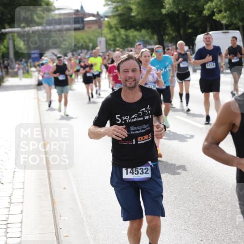 29.06.2025 - hella hamburg halbmarathon Jannik Wohlers http://msf.ph/oto/8159554 29.06.2025 10:18:23 Lombardsbrücke 1349, 1521, 2781, 2821, 3529, 3591, 3592, 4718, 4802, 5049, 5264, 5266, 5834, 5910, 6413, 7051, 7121, 7214, 7252, 8665, 8780, 9276, 9505, 9549, 10467, 10502, 10816, 10856, 11020, 12239, 12347, 12548, 12552, 12890, 13464, 14247, 14294, 14532, 14627, 14760, 14966, 14967, 15138, 15208, 15402, 15436, 15657, 15749, 15881, 16196, 17027, 17030, 17052, 17490, 17567, 18246, 18336, 18456, 19010 meine-sportfotos.de