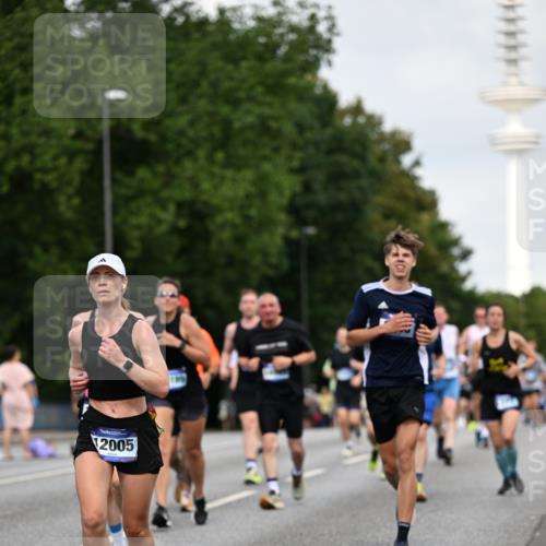 29.06.2025 - hella hamburg halbmarathon Dr. Thomas Lammeyer http://msf.ph/oto/8159562 29.06.2025 10:08:31 Kennedybrücke 1032, 1161, 1367, 1377, 1674, 2011, 3413, 3488, 4488, 4904, 5354, 5363, 5365, 5976, 6706, 6709, 10213, 10756, 10962 meine-sportfotos.de